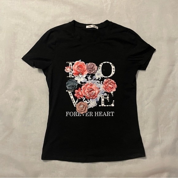MAYBE Wang black top with love forever heart printed on front size small - Picture 10 of 10